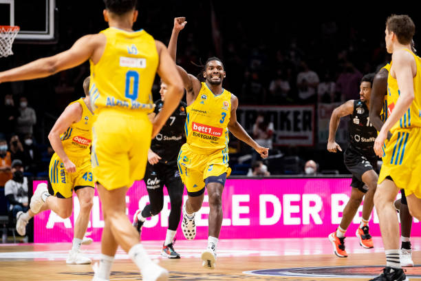 辽宁队通过 辽宁队通过